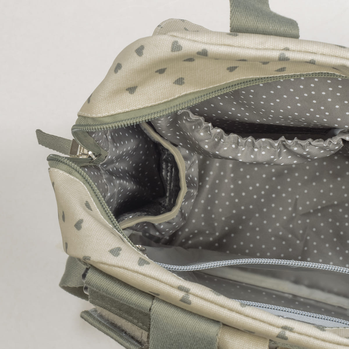 Mochila Corazones Poppy Musgo