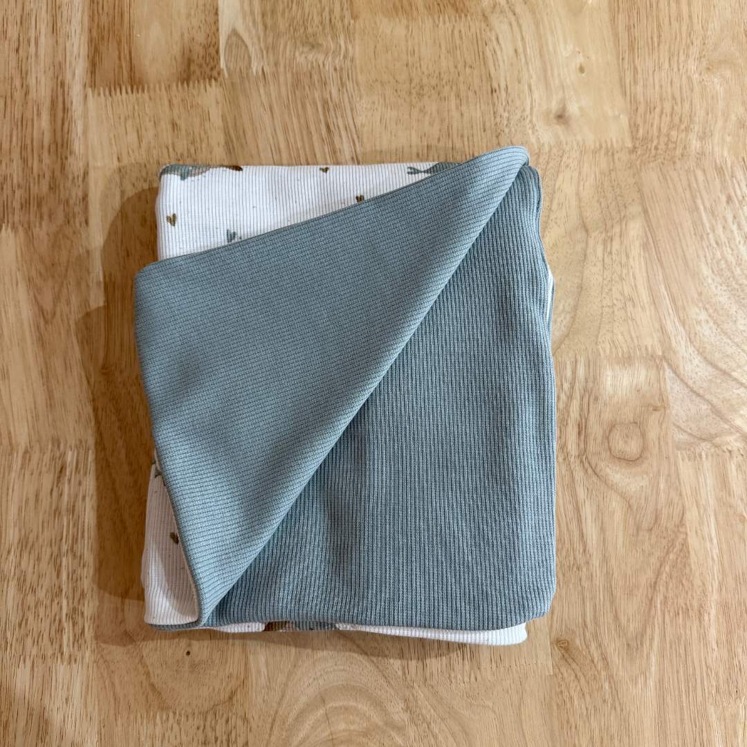 Conjunto Primera Puesta Ballena con gorrito